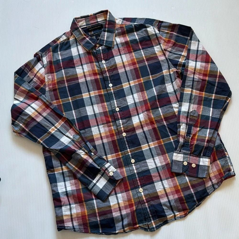 Banana Republic Men's large multicolor Plaid untucked slim fit button down shirt